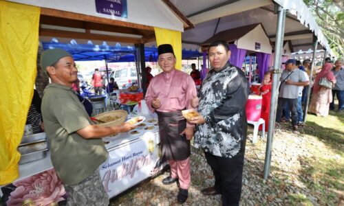 RUMAH TERBUKA AYER MOLEK BAWA KELAINAN, JELAJAH 6 KAMPUNG