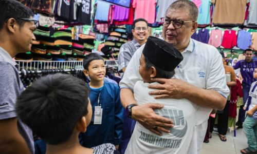 HILAI TAWA ANAK ASNAF SENTUH HATI TOK RAOP