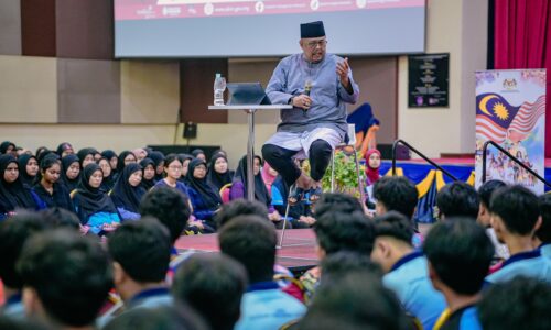 AB RAUF TITIP TIGA PESANAN KEPADA GENERASI MUDA MELAKA