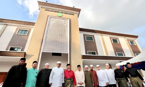 RM388,750 IMARAHKAN MASJID, SURAU DALAM PARLIMEN TANGGA BATU