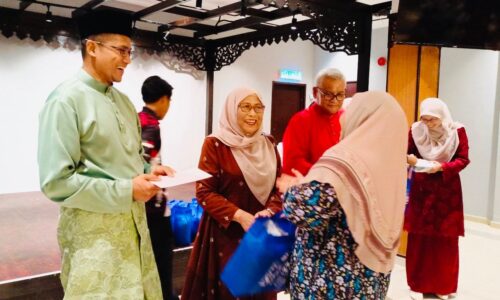 80 ASNAF PENGKALAN BATU DIRAIKAN