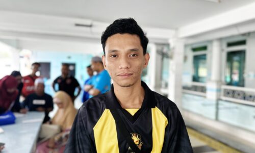 PENDUDUK AYER LIMAU PUJI GAGASAN MeSRa, HARGAI BANTUAN HARI RAYA