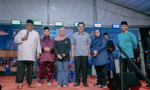 3 BAZAR AIDILFITRI MELAKA TERIMA KEHADIRAN PENGUNJUNG LUAR BIASA – KM