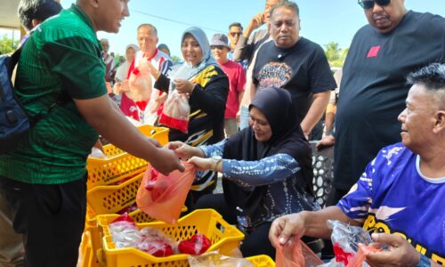 25,000 AYAM RM5 HABIS DALAM TEMPOH EMPAT JAM