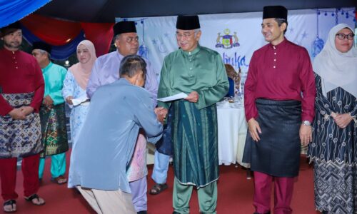 TYT BERBUKA PUASA BERSAMA WARGA AYER LIMAU, IMARAH 2 MASJID