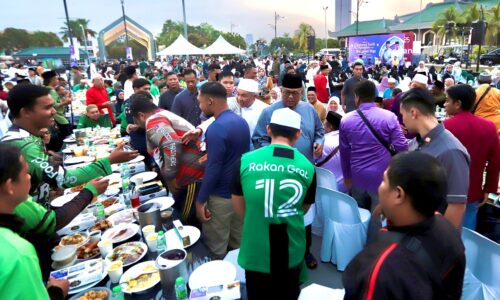 GAGASAN MESRA BUKTI KERAJAAN MELAKA SENTIASA DI SISI RAKYAT