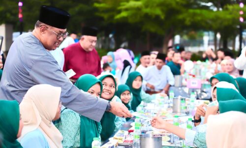MELAKA PERUNTUK RM13.7 JUTA BELA KEBAJIKAN RAKYAT SEMPENA RAMADAN, SYAWAL