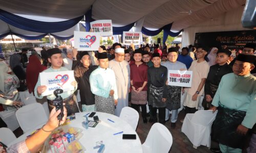 GAGASAN ‘MESRA’ TOK RAOP SANTUNI 450 MAHASISWA ANAK MELAKA