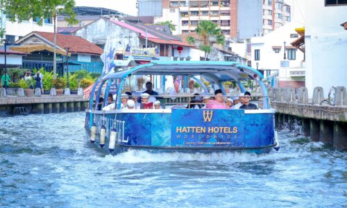 SUNGAI MELAKA JADI SAKSI ANAK MUDA KHATAM AL-QURAN