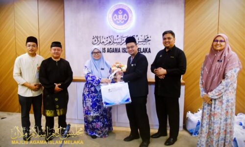 MAIM SERAH 100 KIT MESRA IBADAH KEPADA 3 HOSPITAL