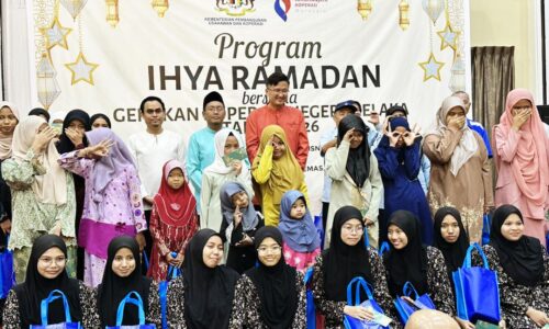 MELAKA TUMPU PULIHKAN KOPERASI TIDAK AKTIF