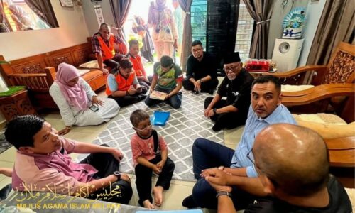 DERITA ADIK UWAIS DAPAT PERHATIAN MAIM, YB DUYONG