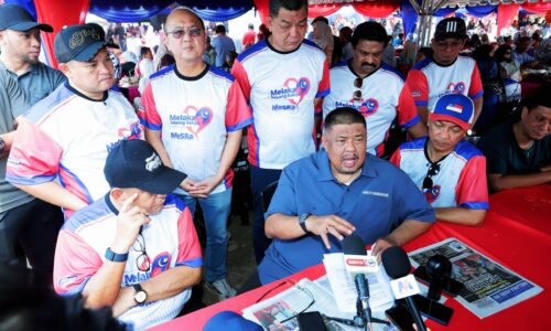 MELAKA TIDAK LAKSANA BEKERJA DARI RUMAH