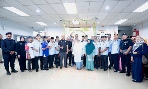 WRUR ASAHAN: KETUA MENTERI SANJUNG JASA PESARA POLIS