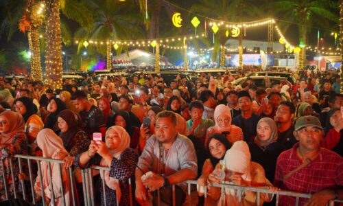 BUKAN SEKADAR JAMUAN, TAPI KENANGAN RUMAH TERBUKA ‘TOK RAOP’ PALING ISTIMEWA