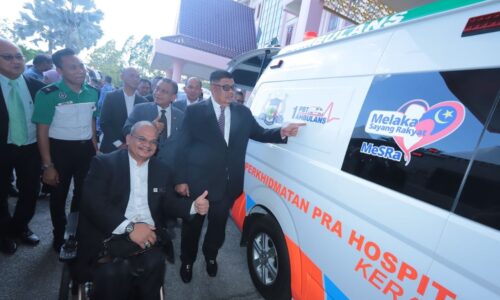MELAKA SASAR TAMBAH DUA AMBULANS SETIAP TAHUN