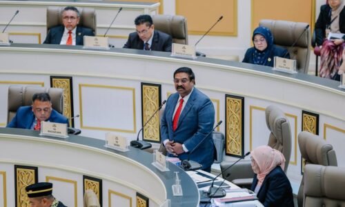 LEBIH RM300,000 DISALUR BAGI PEMBANGUNAN BELIA DUN LENDU