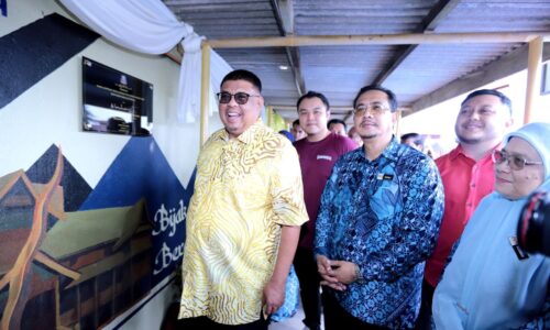 WRUR AYER KEROH: KARYA WARGA SMK MUNSHI ABDULLAH BANGKITKAN SEMANGAT KEPAHLAWANAN