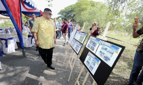 WRUR AYER KEROH: DEWAN TERBUKA RANCAKKAN AKTIVITI KOMUNITI SUNGAI PUTAT
