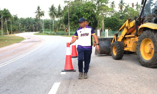 MPJ TERANGI ASAHAN DENGAN LAMPU LED, CAKNA SETIAP ADUAN RAKYAT