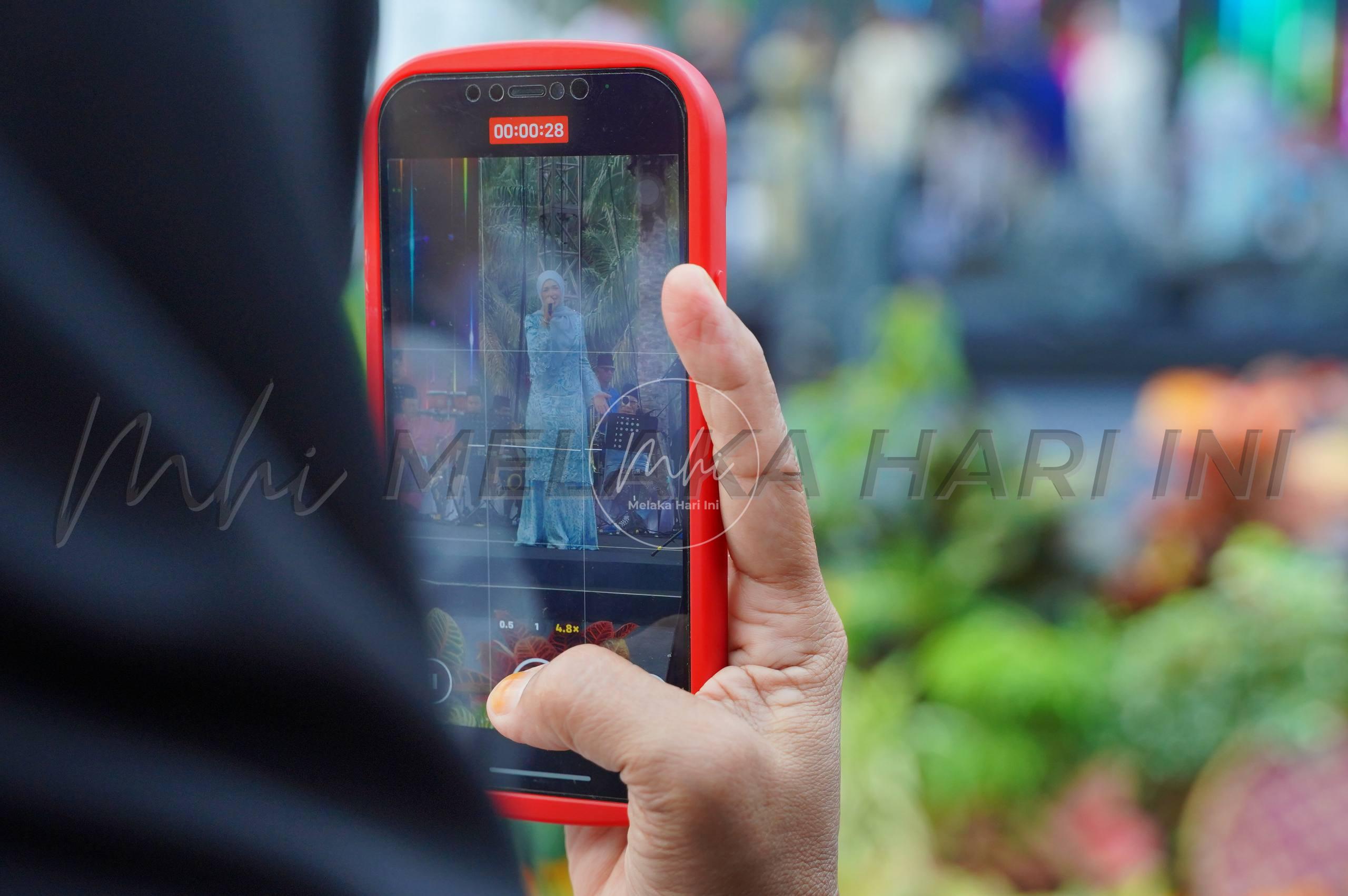 85e74055 60ad 41dd 8ea6 da4c7ff2c1ef