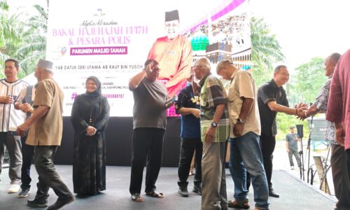 TOK RAOP RAIKAN PESARA POLIS, BAKAL HAJI PARLIMEN MASJID TANAH