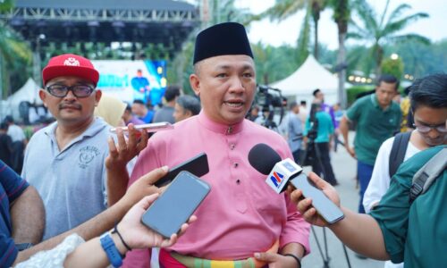 GAGASAN MESRA KETUA MENTERI BERJAYA SATUKAN RAKYAT MELAKA