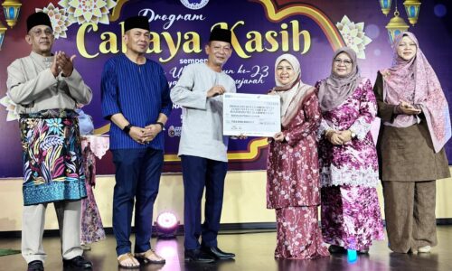 ‘CAHAYA KASIH’ MBMB CERIAKAN PENGHUNI TUNAS BAKTI