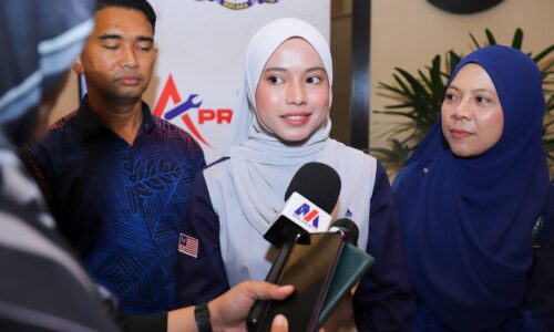 ‘TANGAN EMAS’ ANAK MELAKA HARUMKAN NAMA NEGARA
