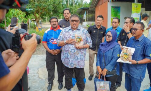 EMPAT USAHA MELAKA PERKUKUH PENGELUARAN MAKANAN SENDIRI