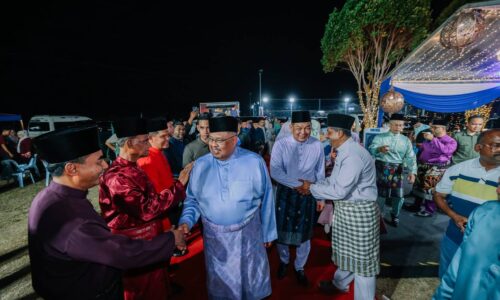 RAKYAT SAYANG TELOK MAS, 15,000 BERAYA DALAM SUASANA MERIAH