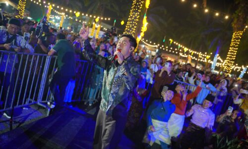 KERAMAHAN ORANG MELAKA BIKIN CAKRA KHAN ‘JATUH CINTA’