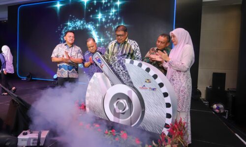TVET MELAKA LAKAR PENCAPAIAN MEMBANGGAKAN, LAHIR 7 USAHAWAN JUTAWAN