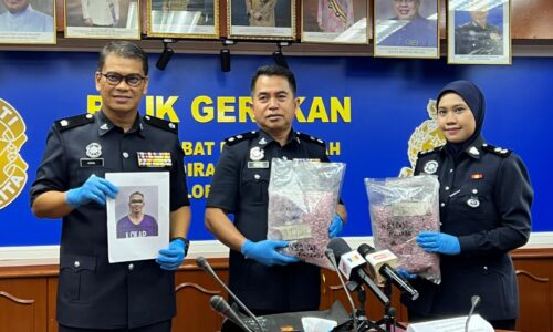 LELAKI PANDU MELULU RUPANYA BAWA DADAH HAMPIR RM600,000