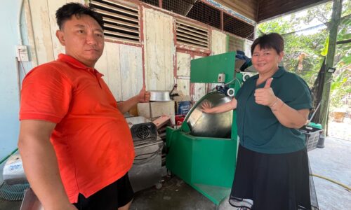 PEWARIS LEGASI DODOL BABA NYONYA