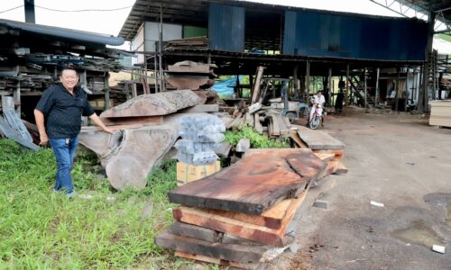 ‘SIFU’ SENI KAYU ASAHAN