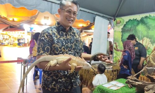 MENARA TAMING SARI LEBIH ‘HIDUP’, TARIK LEBIH RAMAI PENGUNJUNG