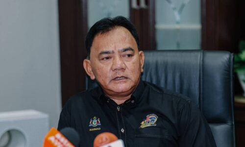 MELAKA CADANG KPM TARIK BANTUAN PELAJAR KERAP PONTENG