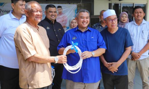 30 LEMBU KORBAN DIAGIHKAN KE LOKASI TERPILIH SEKITAR PARLIMEN TANGGA BATU