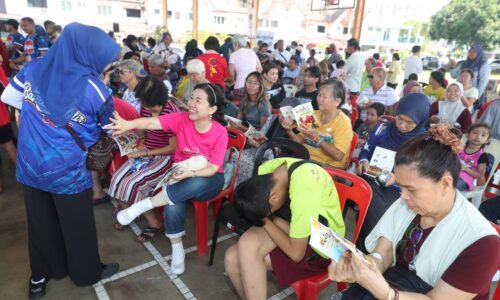 WRUR DEKAT DI HATI RAKYAT BANDA HILIR