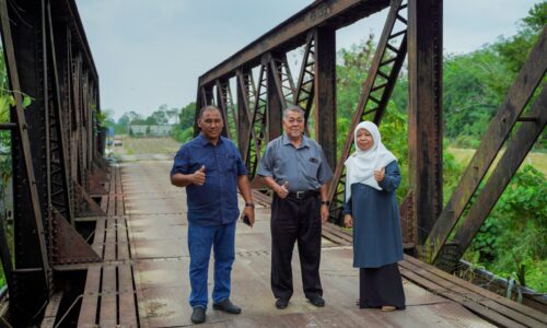 JAMBATAN KERETA API LAMA TEBONG STESEN SIMBOL WARISAN