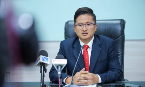 CAJ PARKIR PASAR BORONG DITURUNKAN BERKUAT KUASA 1 MEI