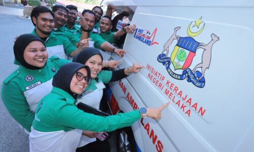 INISIATIF 1 PBT 1 AMBULANS PERKUKUH BANTUAN KECEMASAN DI JASIN