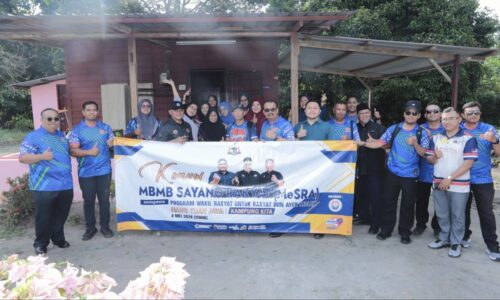 WRUR AYER MOLEK: KONVOI TURUN PADANG LAMBANG MBMB SAYANG RAKYAT