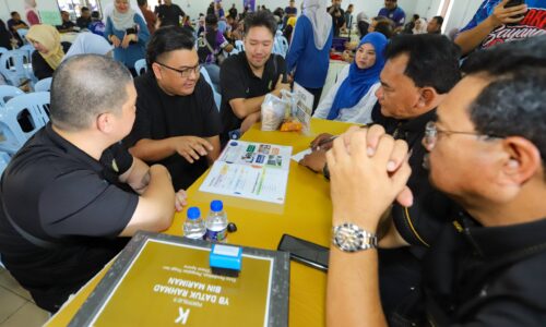 WRUR AYER MOLEK: RAKYAT PUJI KETERBUKAAN KERAJAAN NEGERI SANTUNI ADUAN