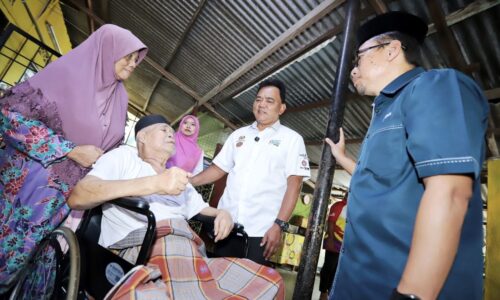 WRUR AYER MOLEK: JASA BEKAS GURU JAIM MASIH JADI SEBUTAN RAMAI