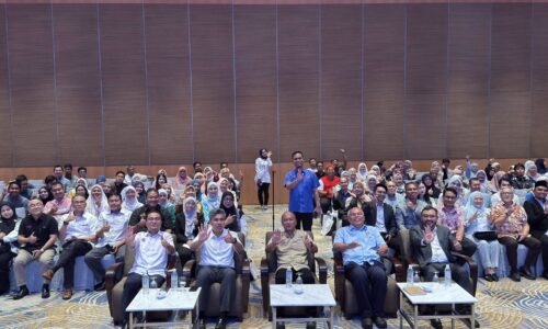 USAHAWAN MELAKA PERLU BERANI BERUBAH, MANFAAT TEKNOLOGI DIGITAL