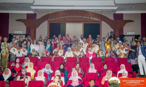 TEATER AMAL: MANEK SULAMKAN SI-AYER MATA BANTU KUMPUL DANA BANTU ASNAF