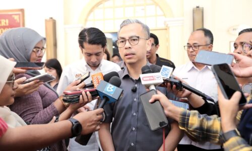 PLATFORM MEDIA SOSIAL GAGAL TANGANI AKAUN PALSU BERDEPAN TINDAKAN UNDANG-UNDANG