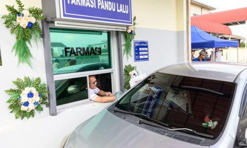MELAKA MILIKI 4 KEMUDAHAN FARMASI PANDU LALU